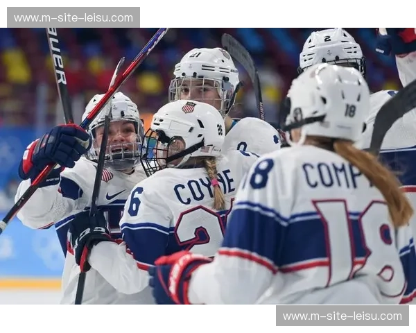美国冰球队多点开花6-3轻取丹麦 攻防转换速度优势明显 美国冰球队多点开花6-3轻取丹麦 攻防转换速度优势明显